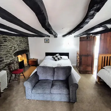 The Darlington * Camelford
